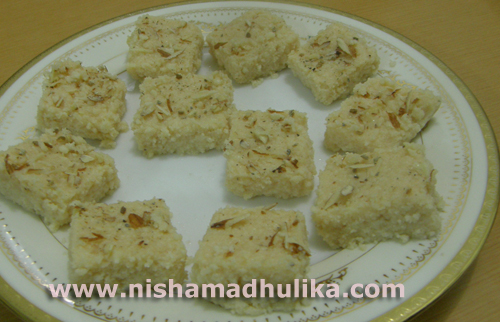 Premium Photo | Indian milk cake kalakand or alwar ka mawa sweet served in  a plate