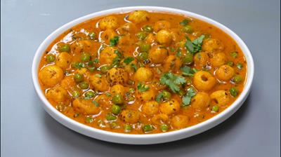 ताज़ा मटर मखाना की स्पेशल सब्जी Phool Makhana Matar Special Curry, Easy  Recipe - Nishamadhulika.com